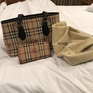 Burberry wallets and bag